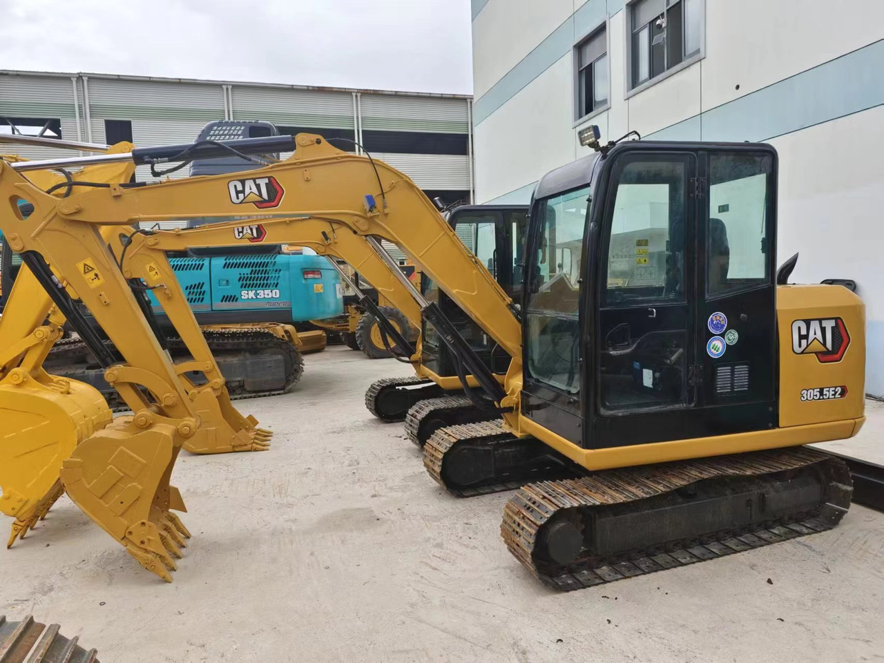 CATERPILLAR 305.5e2 - Kāpurķēžu ekskavators: foto 2 CATERPILLAR 305.5e2 - Kāpurķēžu ekskavators: foto 2
