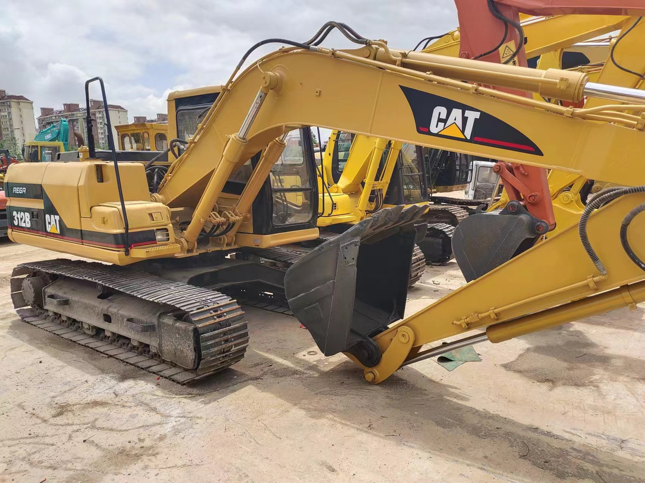 CATERPILLAR 312B - Kāpurķēžu ekskavators: foto 2 CATERPILLAR 312B - Kāpurķēžu ekskavators: foto 2