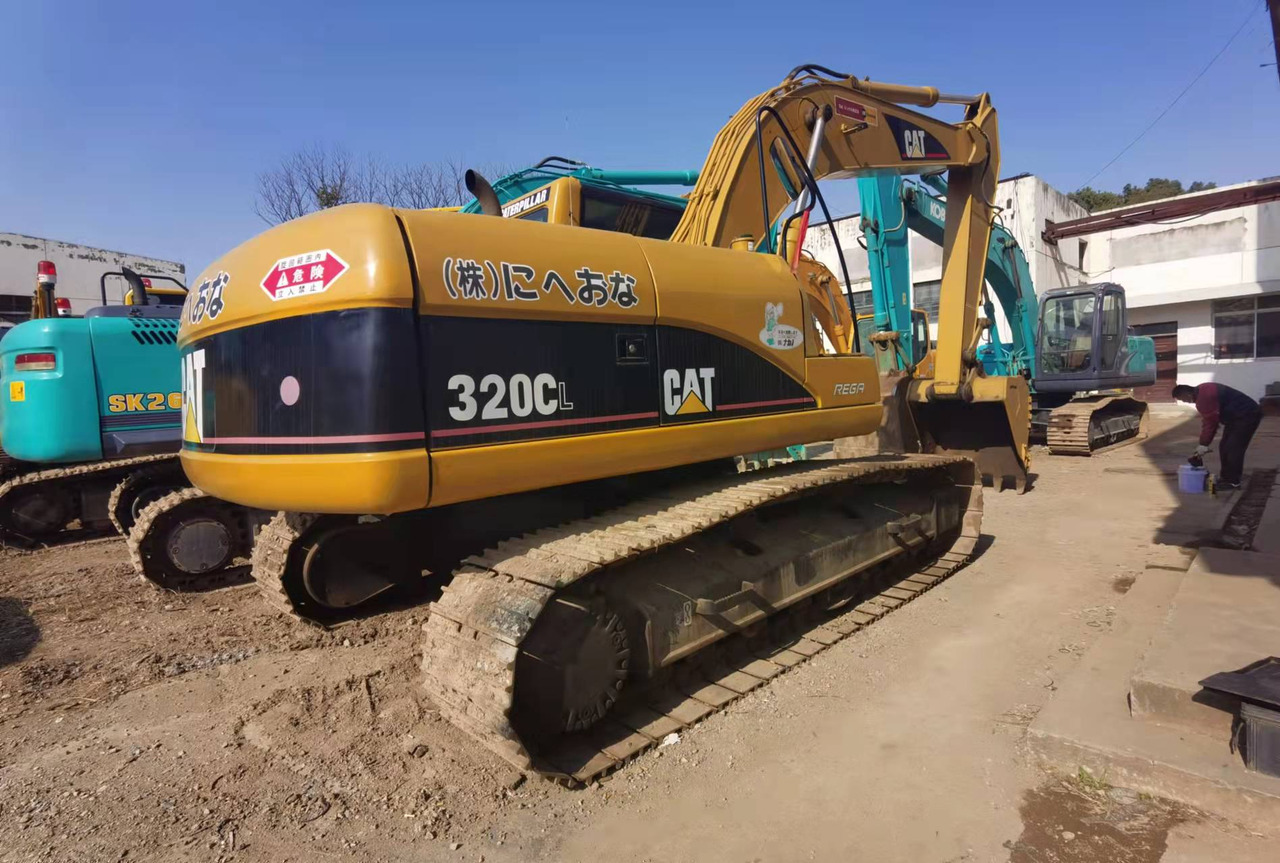 CATERPILLAR 320C - Kāpurķēžu ekskavators: foto 1 CATERPILLAR 320C - Kāpurķēžu ekskavators: foto 1