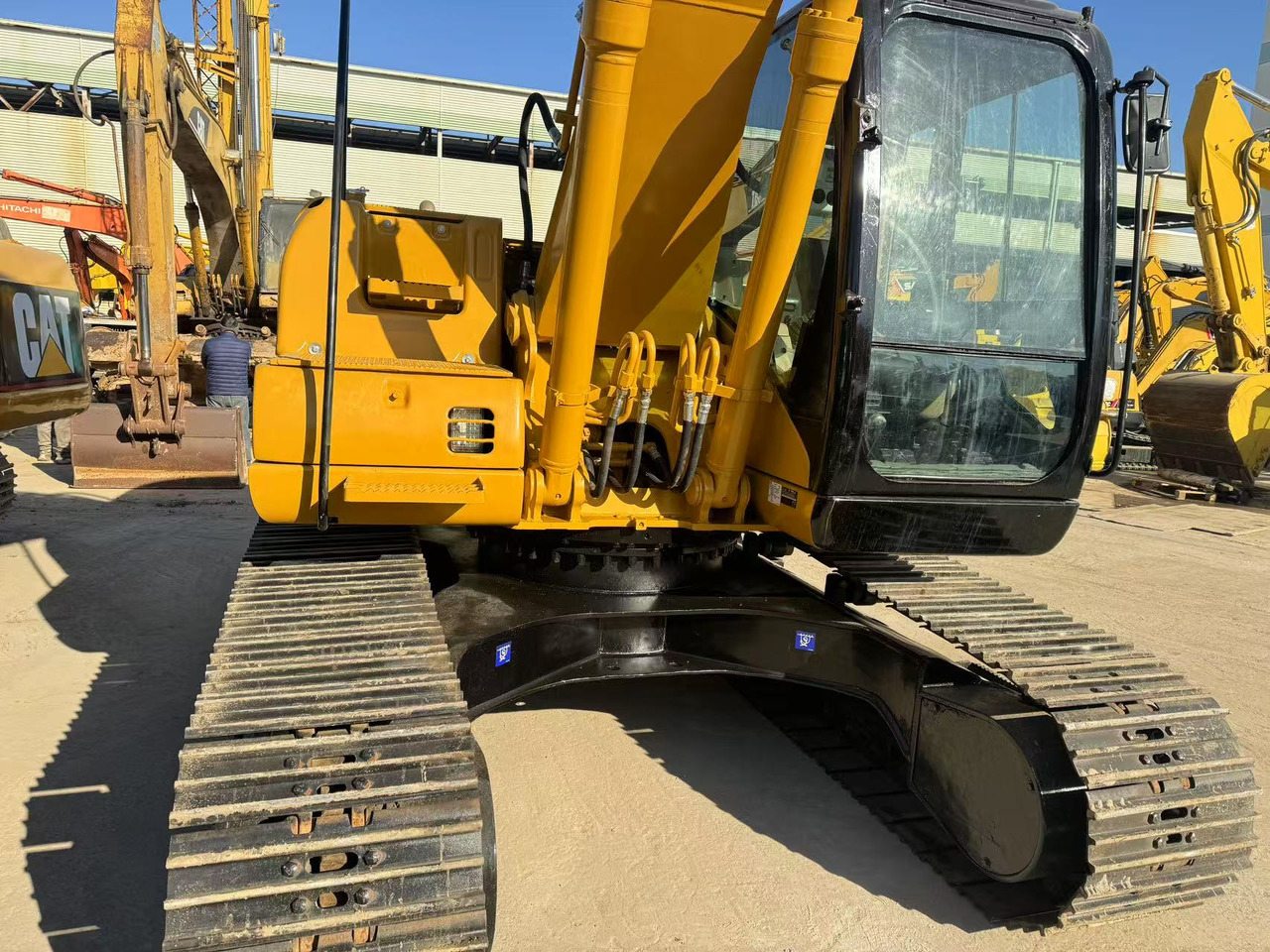 Kāpurķēžu ekskavators CATERPILLAR 320CL CAT 320: foto 6