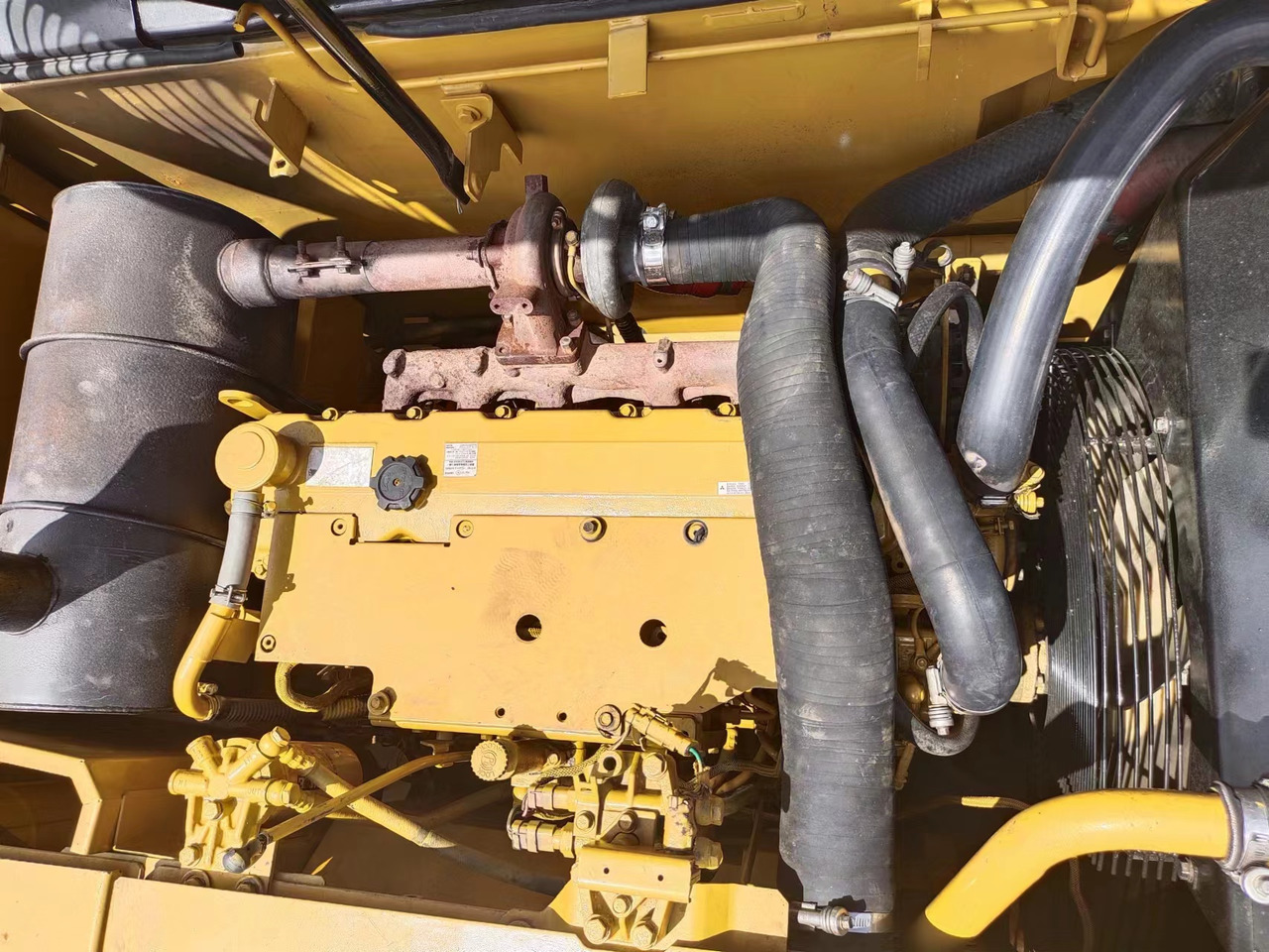 CATERPILLAR 320D - Kāpurķēžu ekskavators: foto 4 CATERPILLAR 320D - Kāpurķēžu ekskavators: foto 4