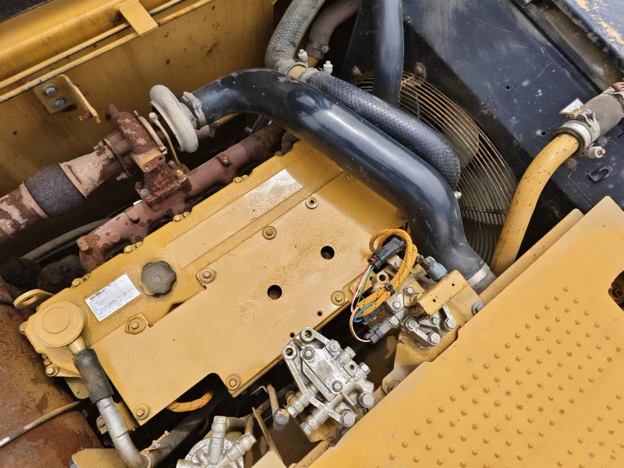CATERPILLAR 320D2 CAT - Kāpurķēžu ekskavators: foto 4 CATERPILLAR 320D2 CAT - Kāpurķēžu ekskavators: foto 4