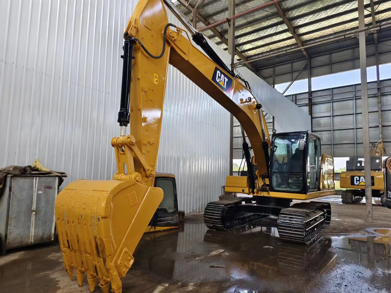 CATERPILLAR 320GC CAT 320 - Kāpurķēžu ekskavators: foto 2 CATERPILLAR 320GC CAT 320 - Kāpurķēžu ekskavators: foto 2