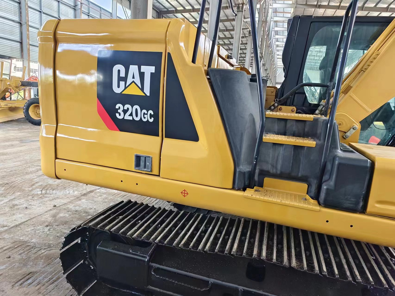 CATERPILLAR 320GC - Kāpurķēžu ekskavators: foto 3 CATERPILLAR 320GC - Kāpurķēžu ekskavators: foto 3