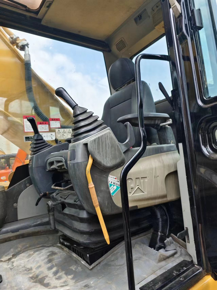 CATERPILLAR 336D2L CAT 336 320 325 - Kāpurķēžu ekskavators: foto 5 CATERPILLAR 336D2L CAT 336 320 325 - Kāpurķēžu ekskavators: foto 5