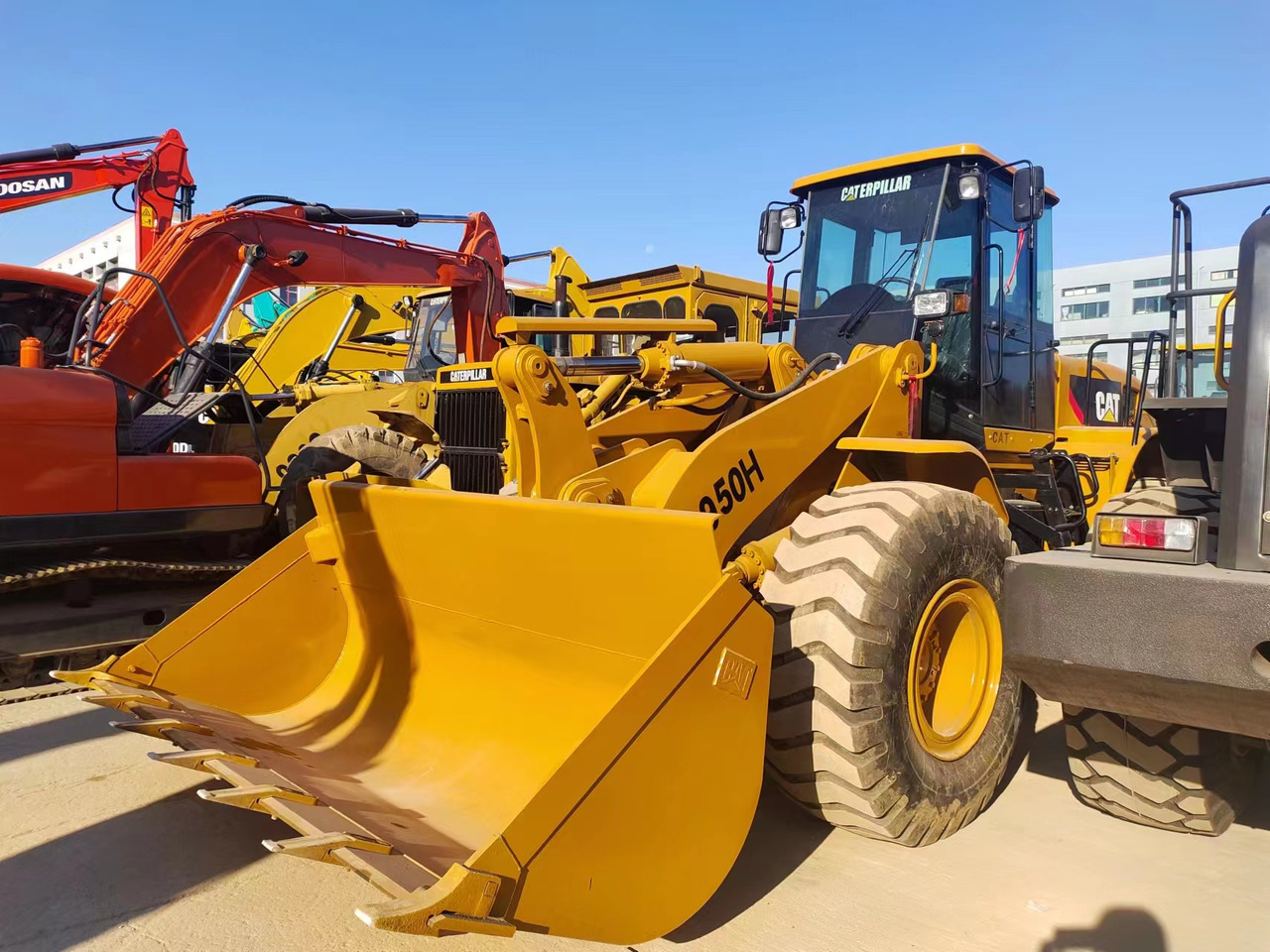 CATERPILLAR 950H - Riteņu iekrāvējs: foto 5 CATERPILLAR 950H - Riteņu iekrāvējs: foto 5