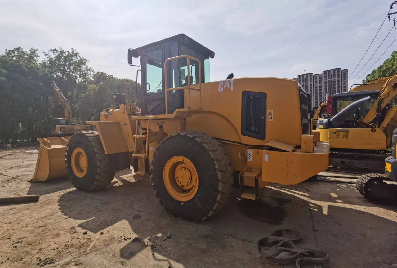 CATERPILLAR 966F - Riteņu iekrāvējs: foto 5 CATERPILLAR 966F - Riteņu iekrāvējs: foto 5
