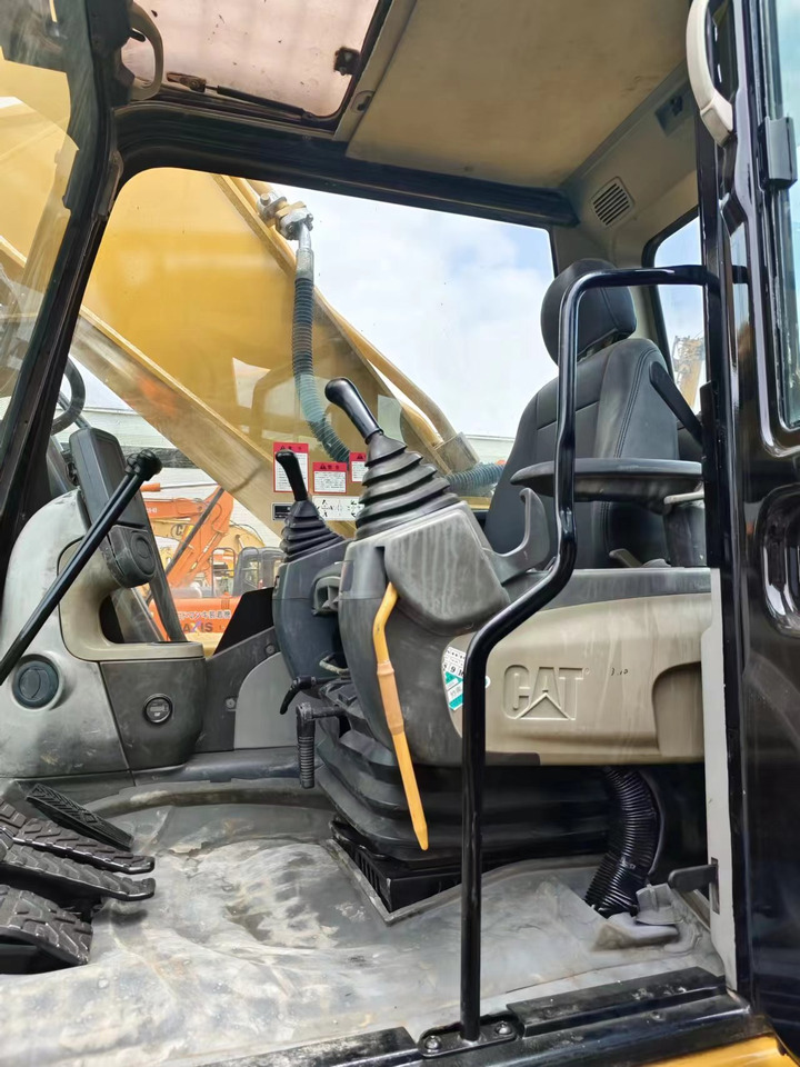 CATERPILLAR CAT 336D2L 336D - Kāpurķēžu ekskavators: foto 4 CATERPILLAR CAT 336D2L 336D - Kāpurķēžu ekskavators: foto 4