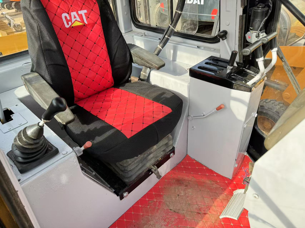 CATERPILLAR D6G2 - Buldozers: foto 5 CATERPILLAR D6G2 - Buldozers: foto 5