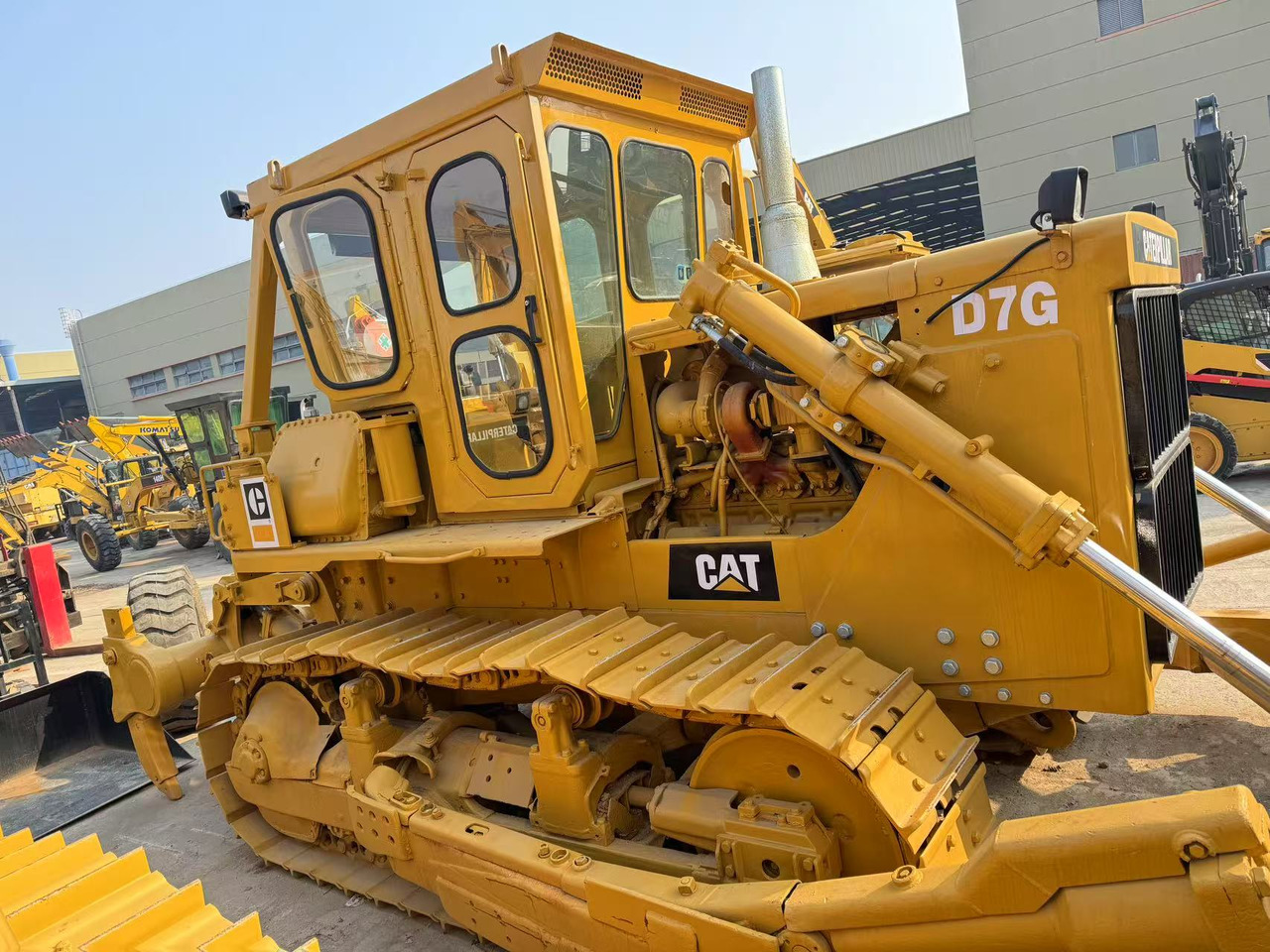 CATERPILLAR D7G - Buldozers: foto 2 CATERPILLAR D7G - Buldozers: foto 2