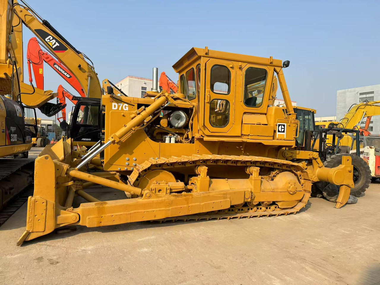 CATERPILLAR D7G - Buldozers: foto 4 CATERPILLAR D7G - Buldozers: foto 4