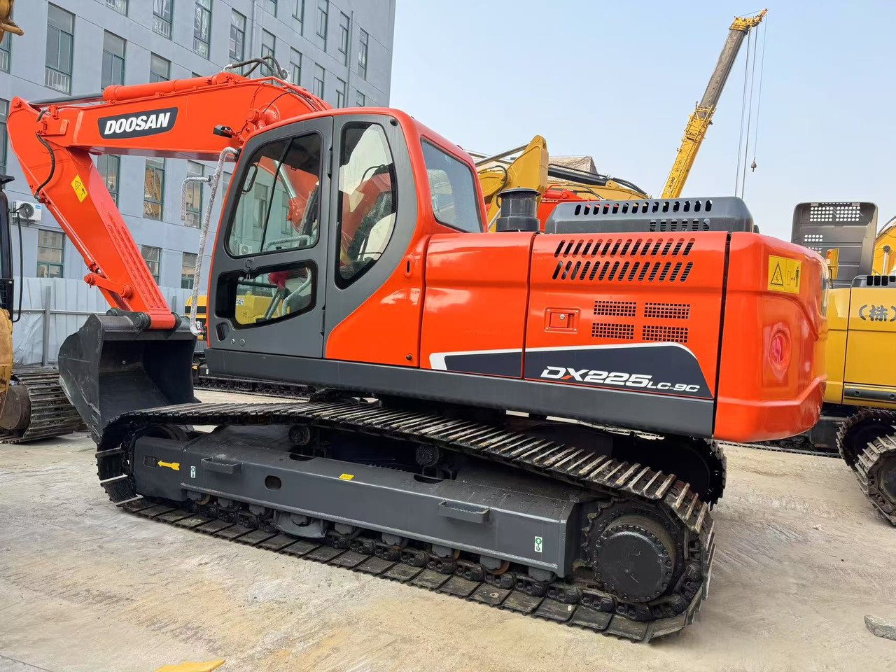 DOOSAN DX225 - Kāpurķēžu ekskavators: foto 5 DOOSAN DX225 - Kāpurķēžu ekskavators: foto 5