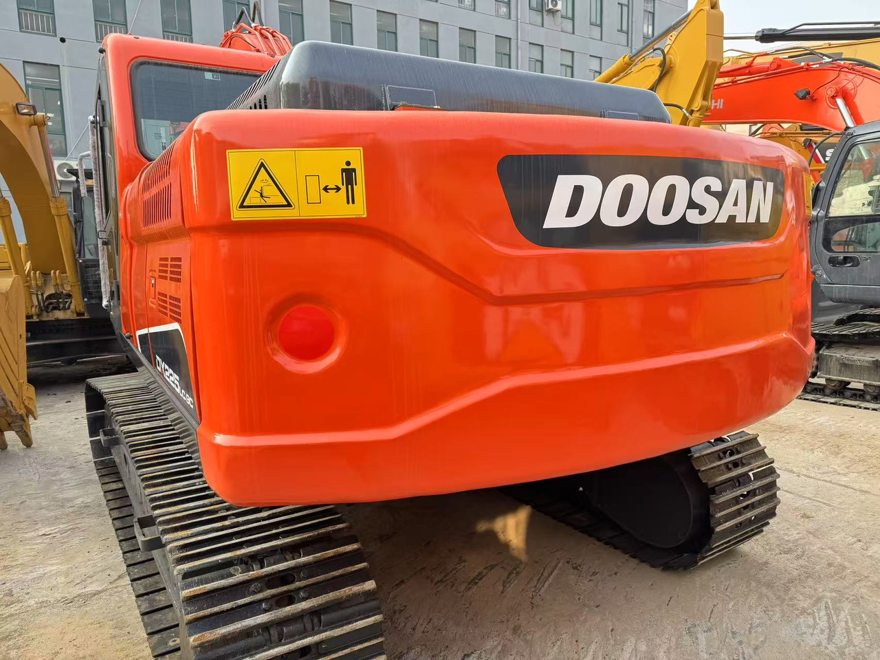 DOOSAN DX225 - Kāpurķēžu ekskavators: foto 3 DOOSAN DX225 - Kāpurķēžu ekskavators: foto 3