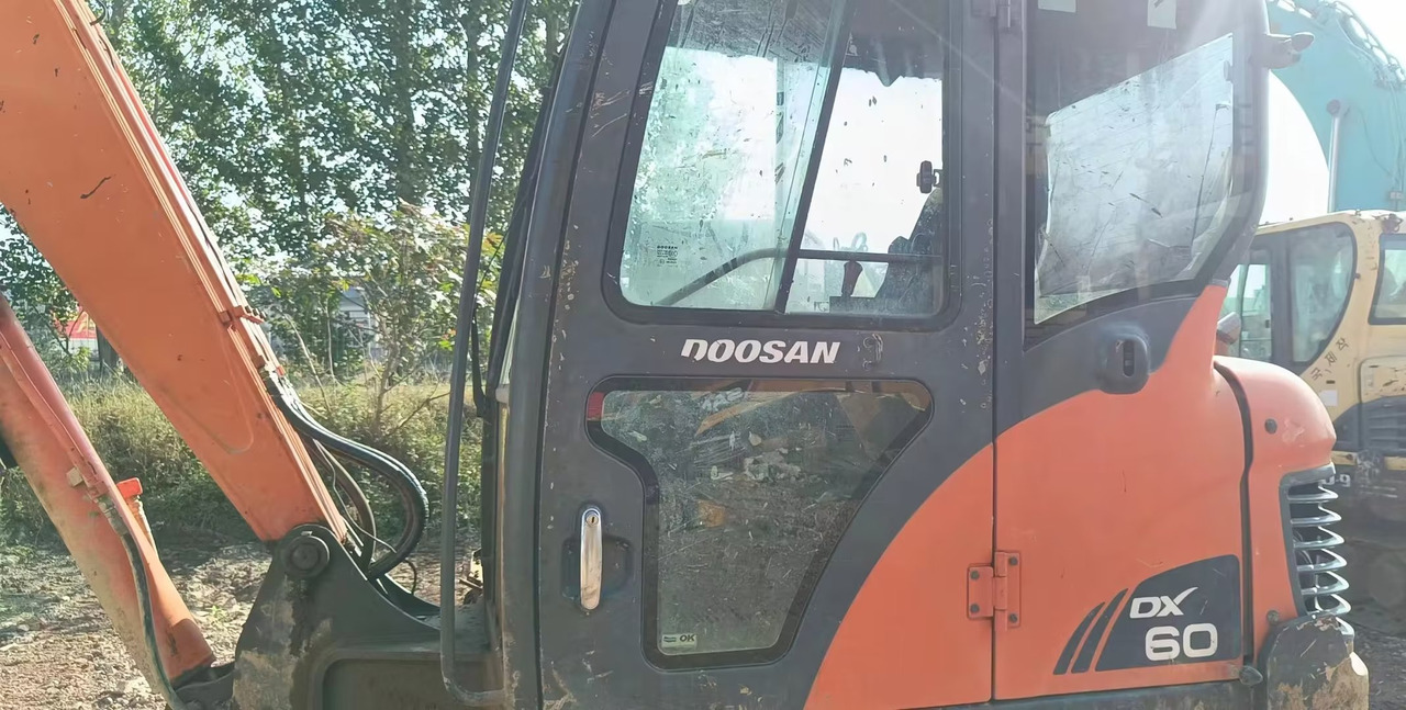 DOOSAN dx60 - Mini-ekskavators: foto 5 DOOSAN dx60 - Mini-ekskavators: foto 5