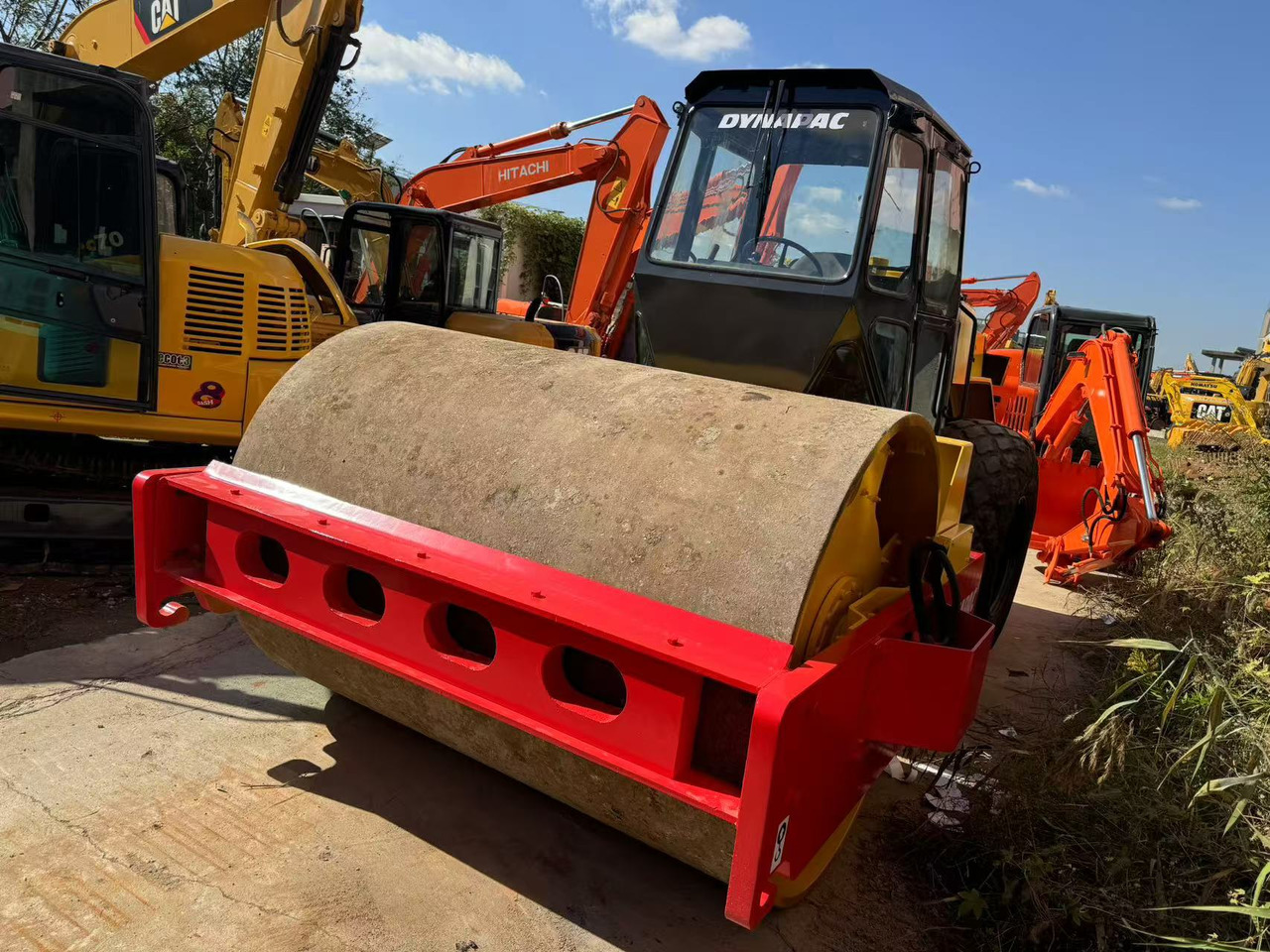 DYNAPAC CA30D - Vibrorullis: foto 1 DYNAPAC CA30D - Vibrorullis: foto 1