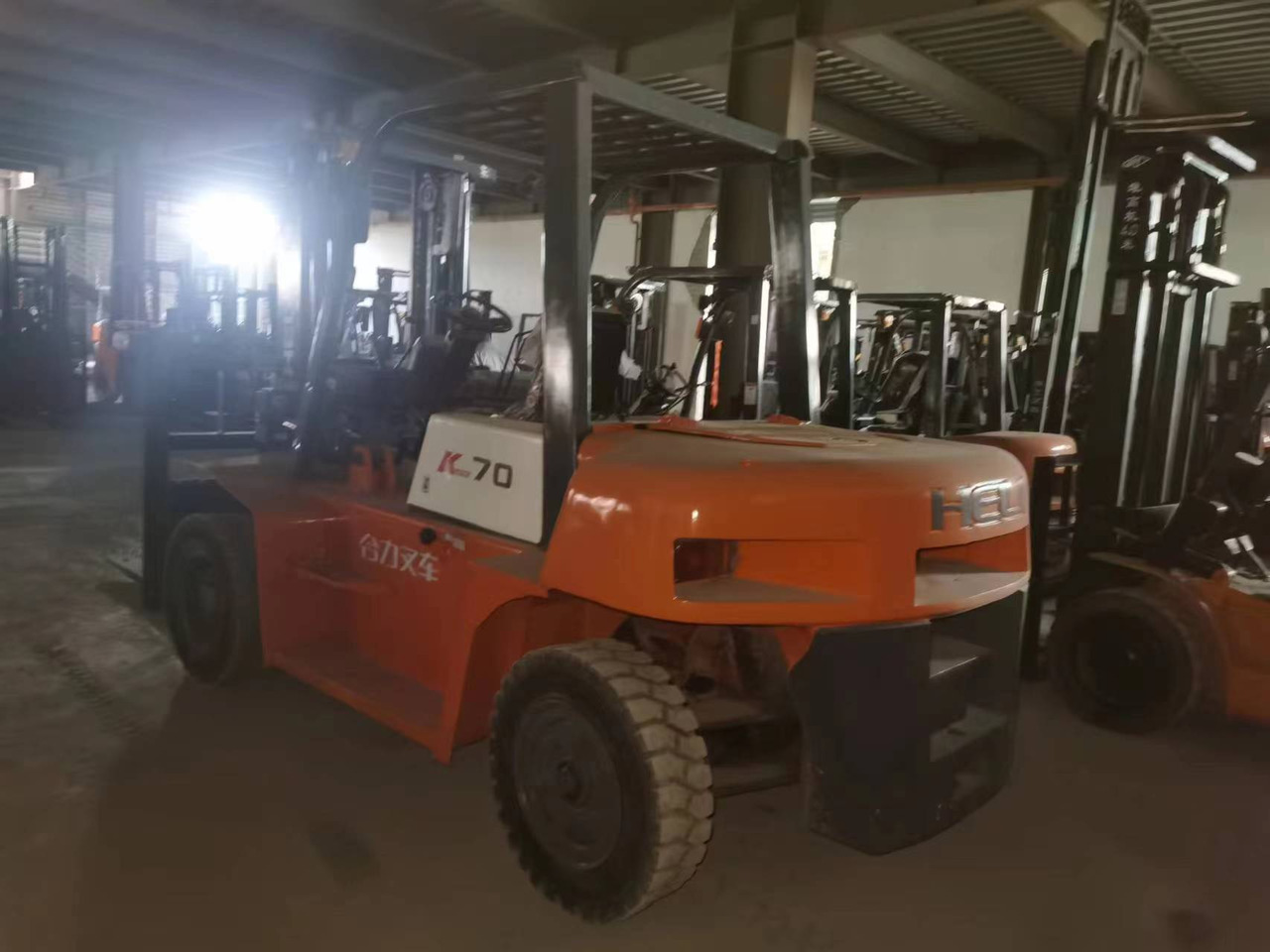 HELI 70 DIESEL FORKLIFT 7TON - Dīzeļiekrāvējs: foto 1 HELI 70 DIESEL FORKLIFT 7TON - Dīzeļiekrāvējs: foto 1