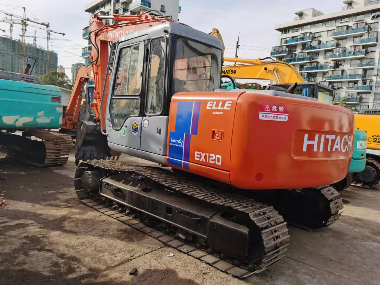 Kāpurķēžu ekskavators HITACHI EX120-2: foto 7