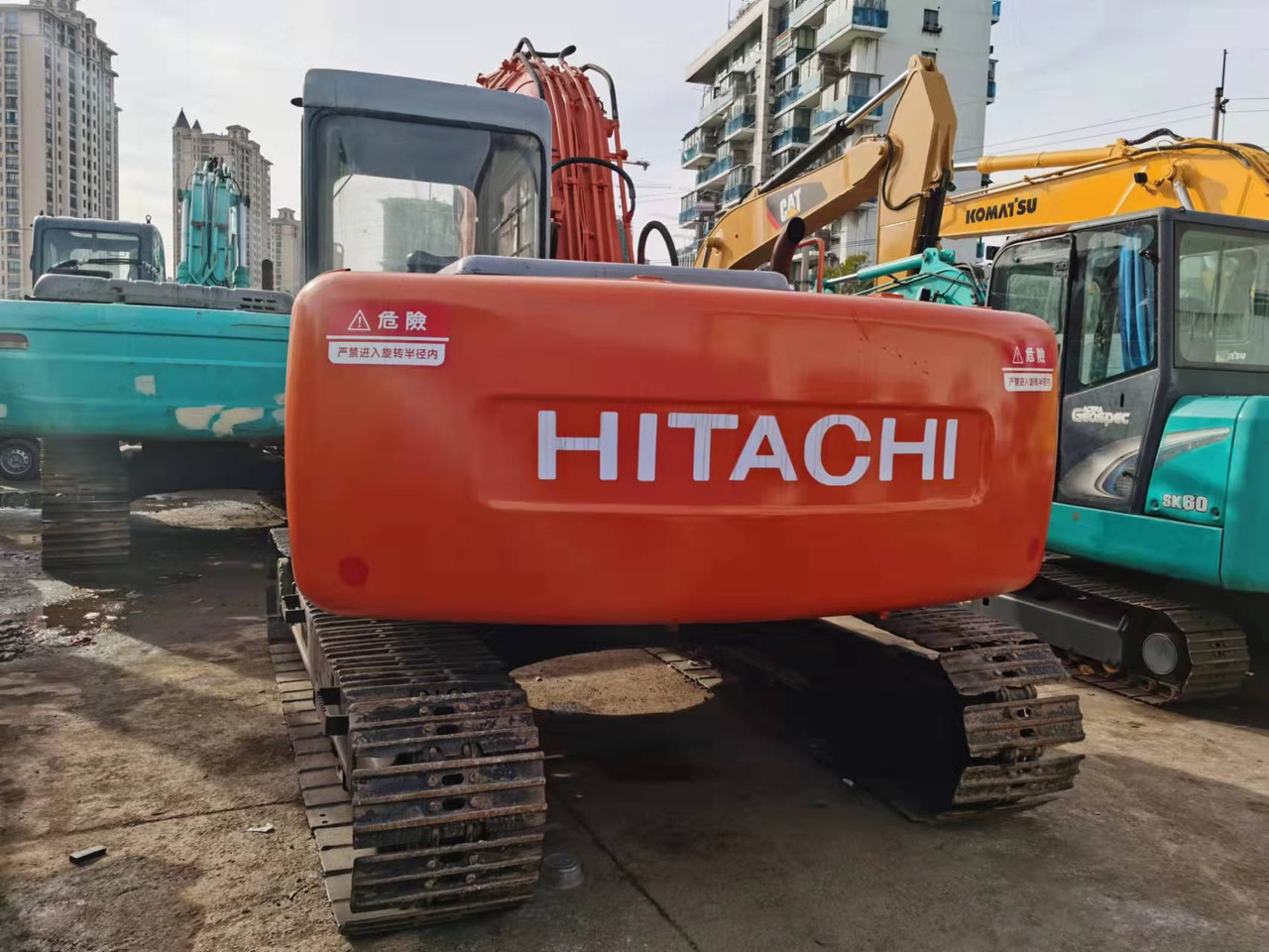 Kāpurķēžu ekskavators HITACHI EX120-2: foto 6