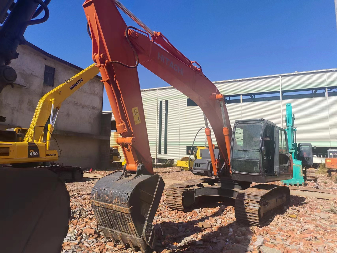 HITACHI ZX200 - Kāpurķēžu ekskavators: foto 2 HITACHI ZX200 - Kāpurķēžu ekskavators: foto 2