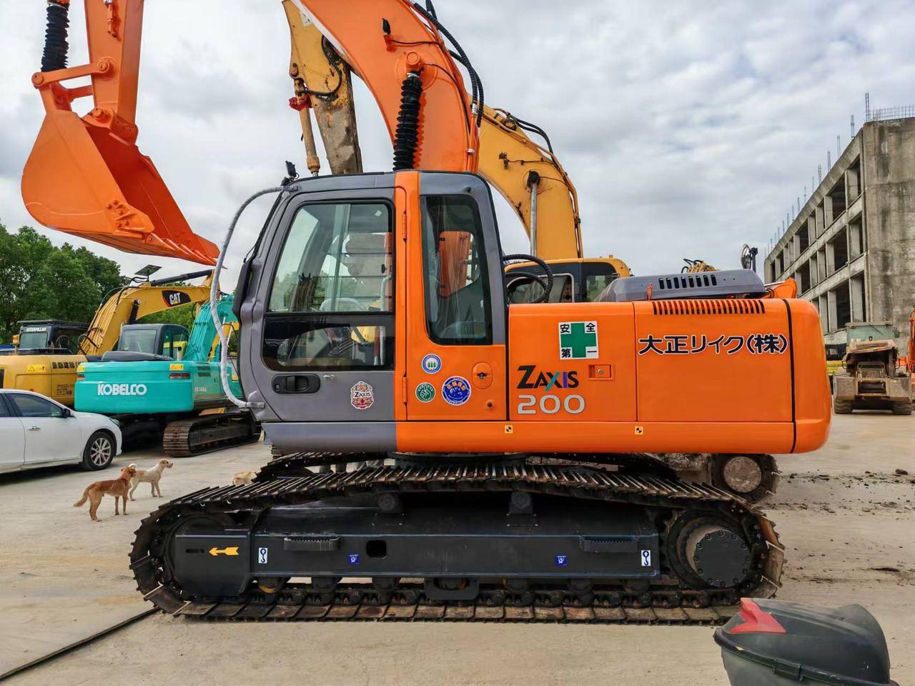 HITACHI ZX200 - Kāpurķēžu ekskavators: foto 3 HITACHI ZX200 - Kāpurķēžu ekskavators: foto 3