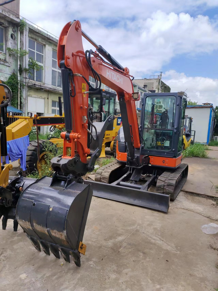 HITACHI ZX55 USR-5A - Mini-ekskavators: foto 1 HITACHI ZX55 USR-5A - Mini-ekskavators: foto 1