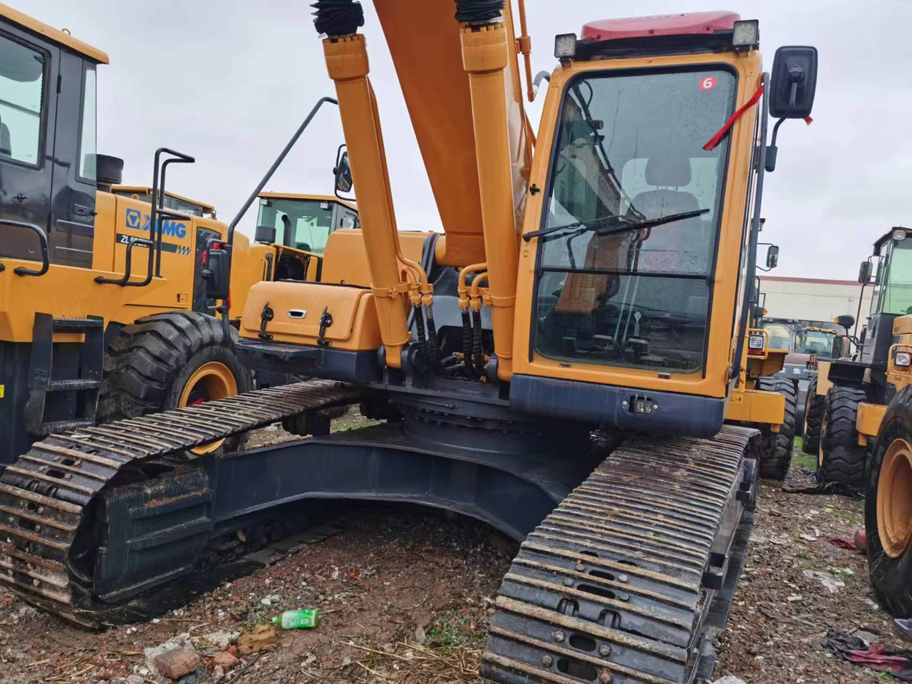 HYUNDAI 305LC-9T - Kāpurķēžu ekskavators: foto 3 HYUNDAI 305LC-9T - Kāpurķēžu ekskavators: foto 3