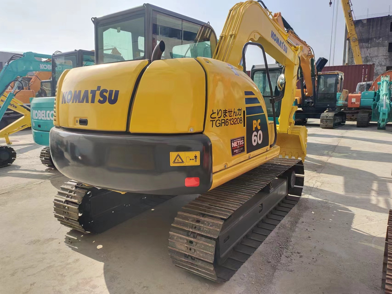 KOBELCO PC60 PC60-8 - Mini-ekskavators: foto 2 KOBELCO PC60 PC60-8 - Mini-ekskavators: foto 2