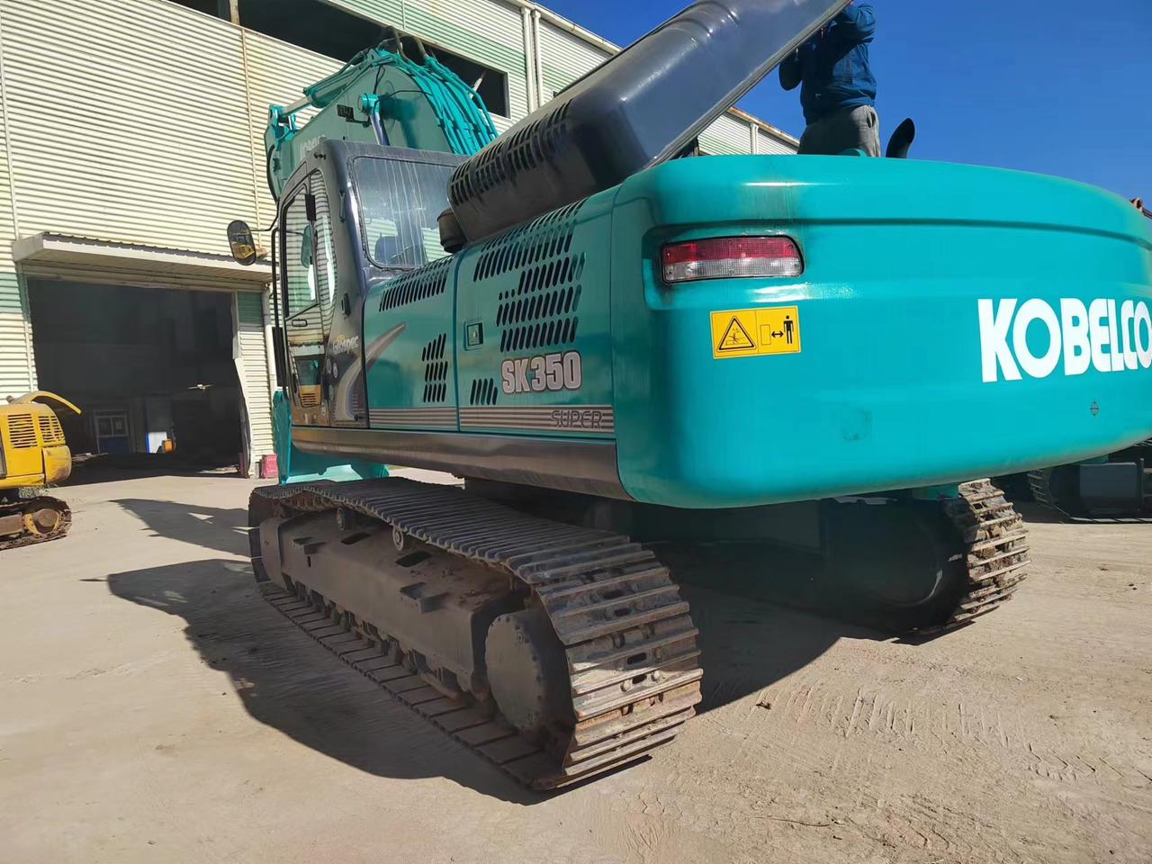 KOBELCO SK350LC-8 - Kāpurķēžu ekskavators: foto 3 KOBELCO SK350LC-8 - Kāpurķēžu ekskavators: foto 3