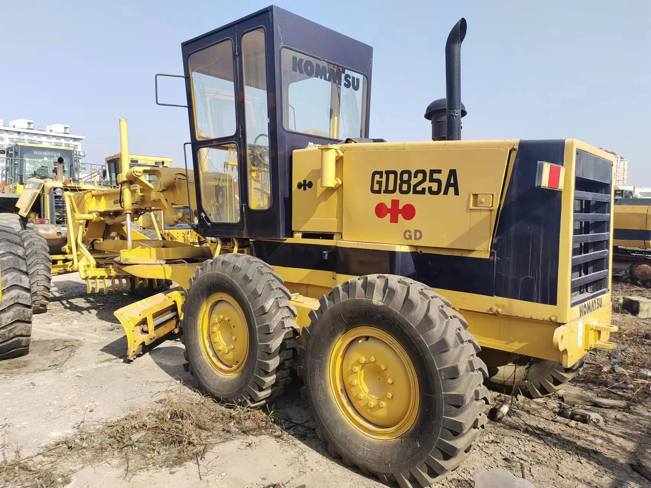 KOMATSU GD825A - Greiders: foto 2 KOMATSU GD825A - Greiders: foto 2