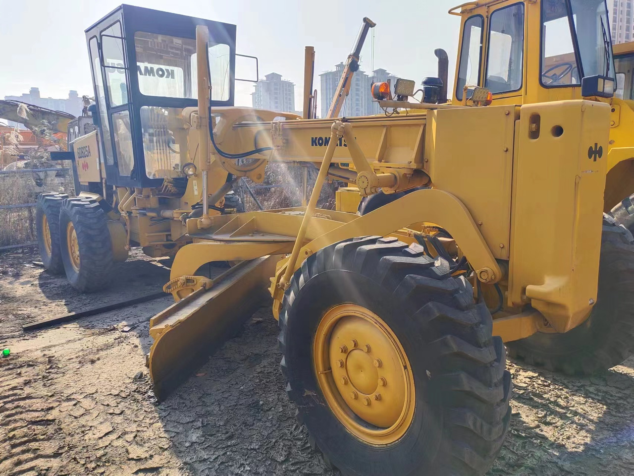 KOMATSU GD825A - Greiders: foto 5 KOMATSU GD825A - Greiders: foto 5