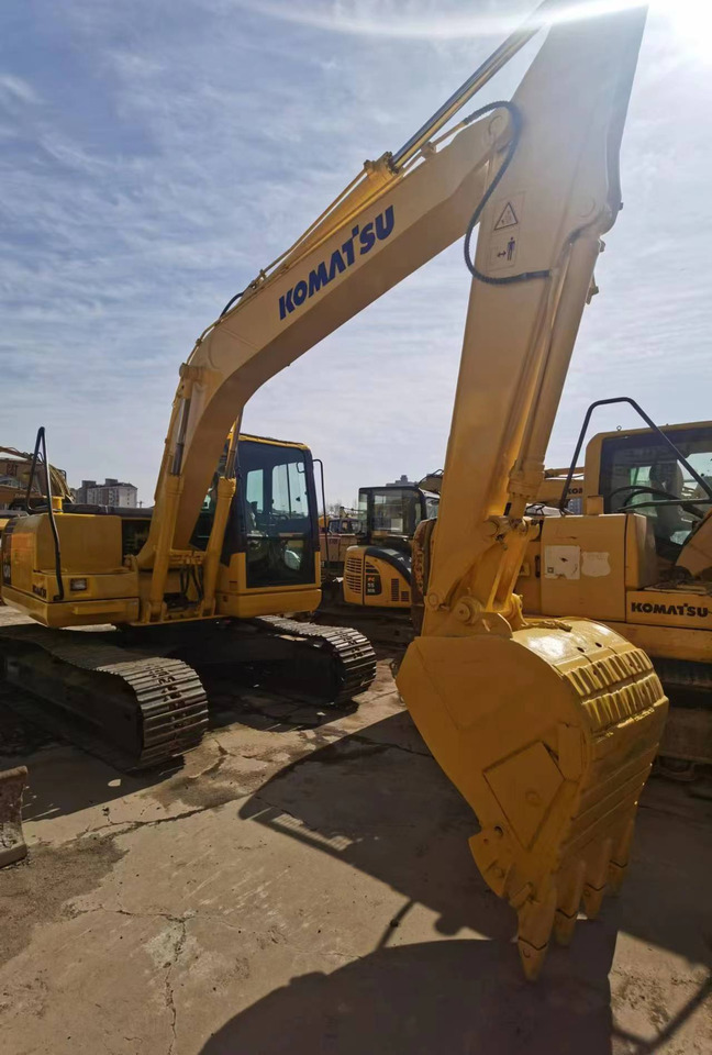 KOMATSU PC130-7 - Kāpurķēžu ekskavators: foto 3 KOMATSU PC130-7 - Kāpurķēžu ekskavators: foto 3
