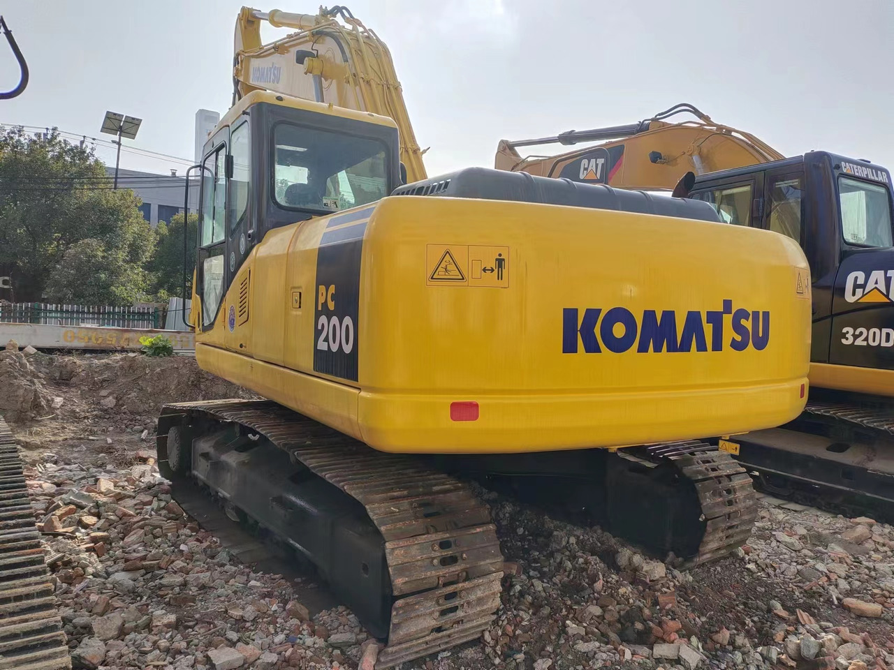 KOMATSU PC200-7 - Kāpurķēžu ekskavators: foto 1 KOMATSU PC200-7 - Kāpurķēžu ekskavators: foto 1