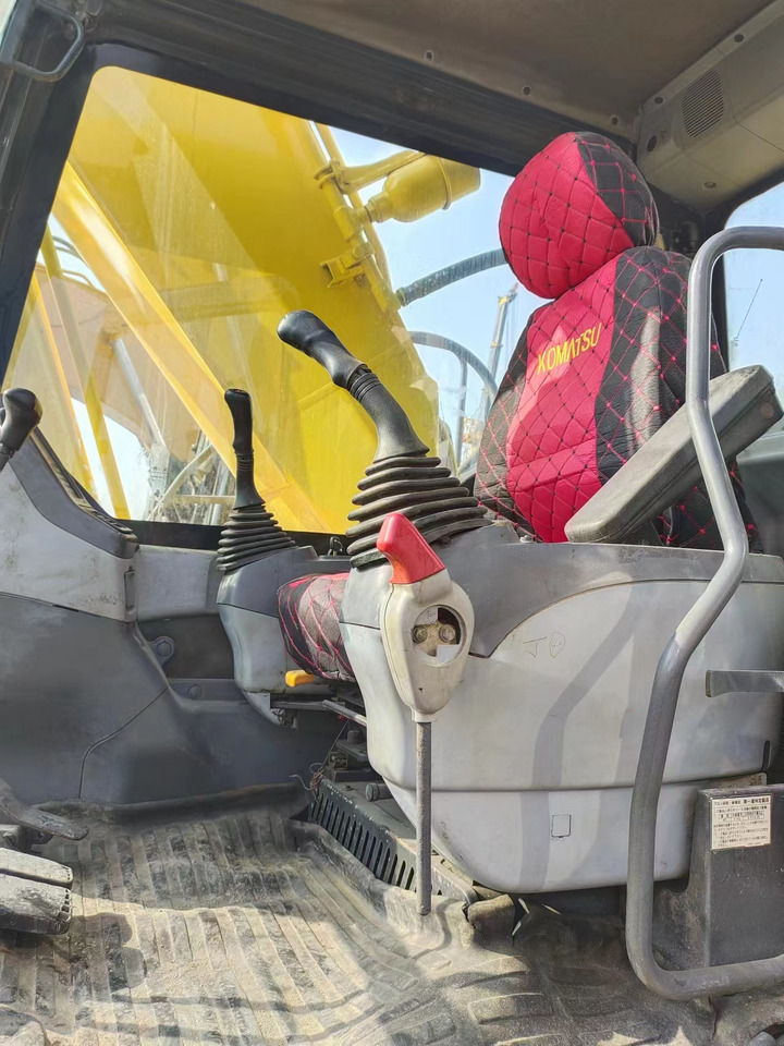 KOMATSU PC200-7 - Kāpurķēžu ekskavators: foto 3 KOMATSU PC200-7 - Kāpurķēžu ekskavators: foto 3