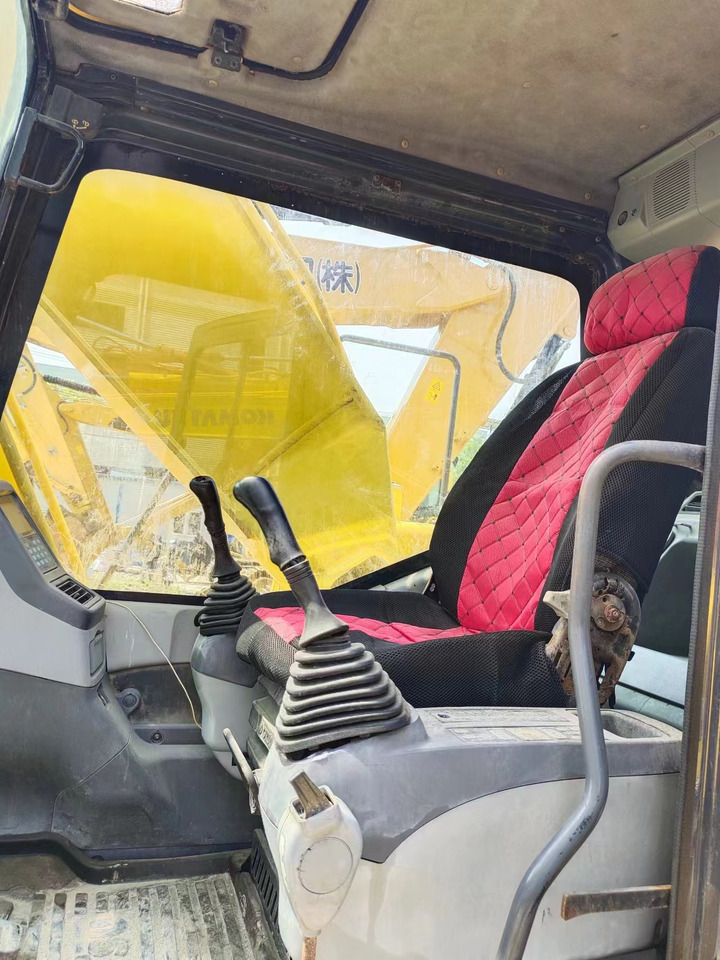 KOMATSU PC200-7 - Kāpurķēžu ekskavators: foto 4 KOMATSU PC200-7 - Kāpurķēžu ekskavators: foto 4