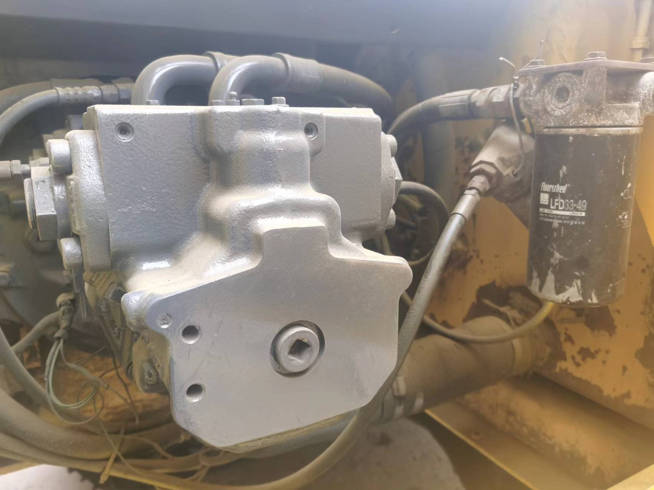 KOMATSU PC200-7 - Kāpurķēžu ekskavators: foto 4 KOMATSU PC200-7 - Kāpurķēžu ekskavators: foto 4