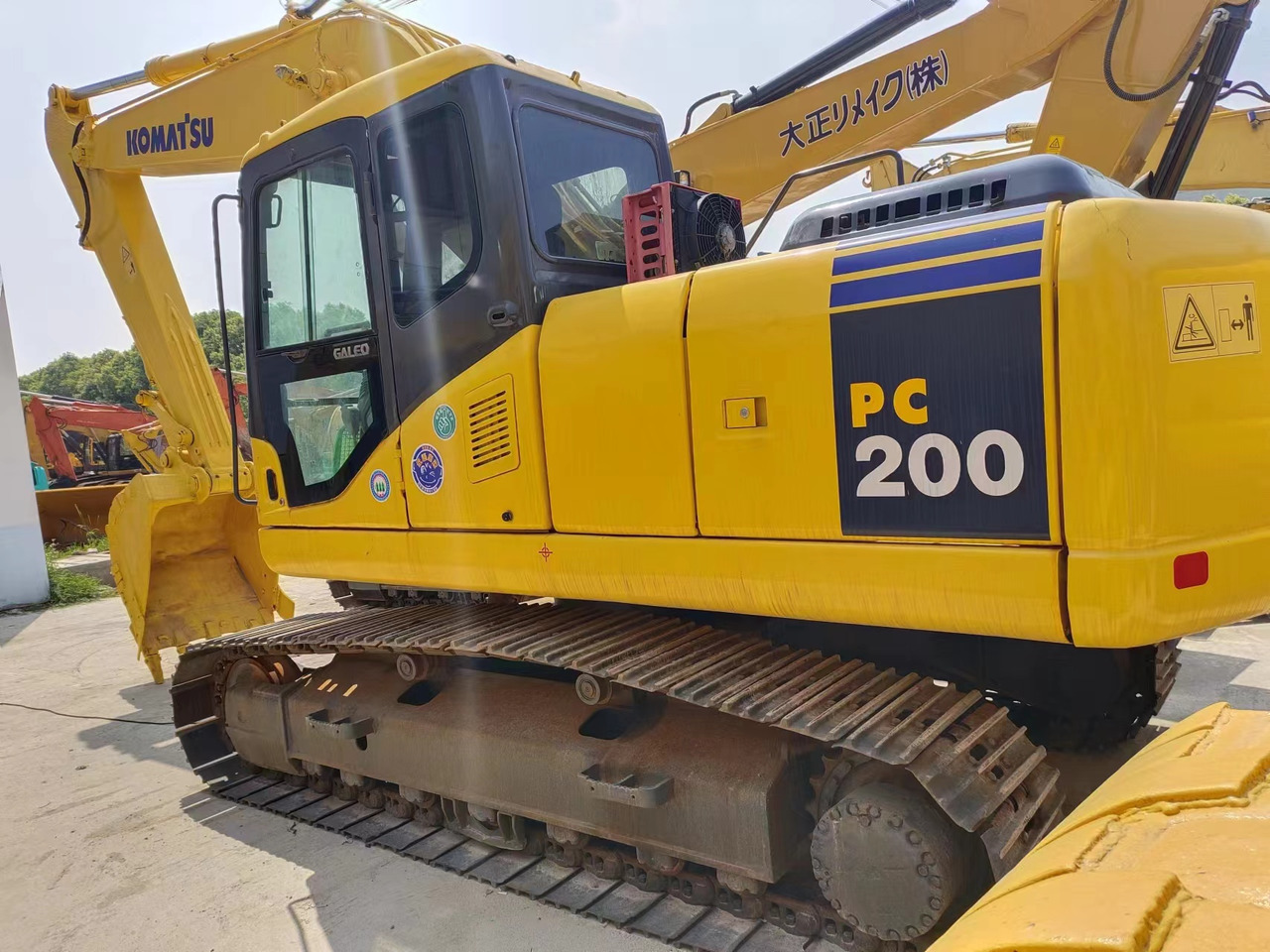 KOMATSU PC200-7 PC200 - Kāpurķēžu ekskavators: foto 1 KOMATSU PC200-7 PC200 - Kāpurķēžu ekskavators: foto 1