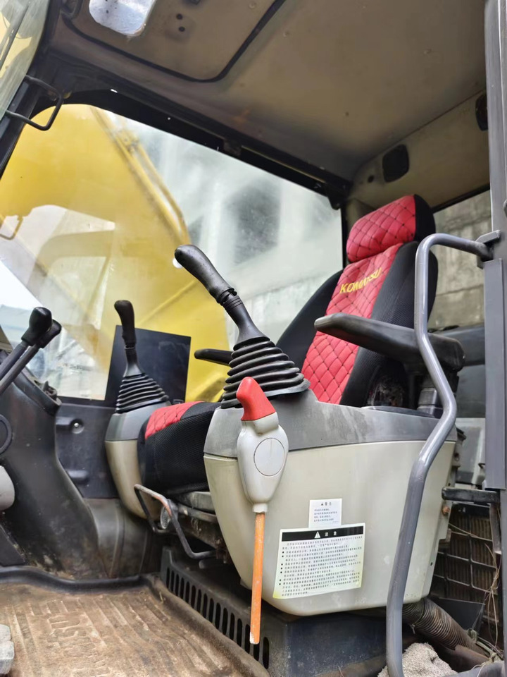 KOMATSU PC200-8 - Kāpurķēžu ekskavators: foto 3 KOMATSU PC200-8 - Kāpurķēžu ekskavators: foto 3