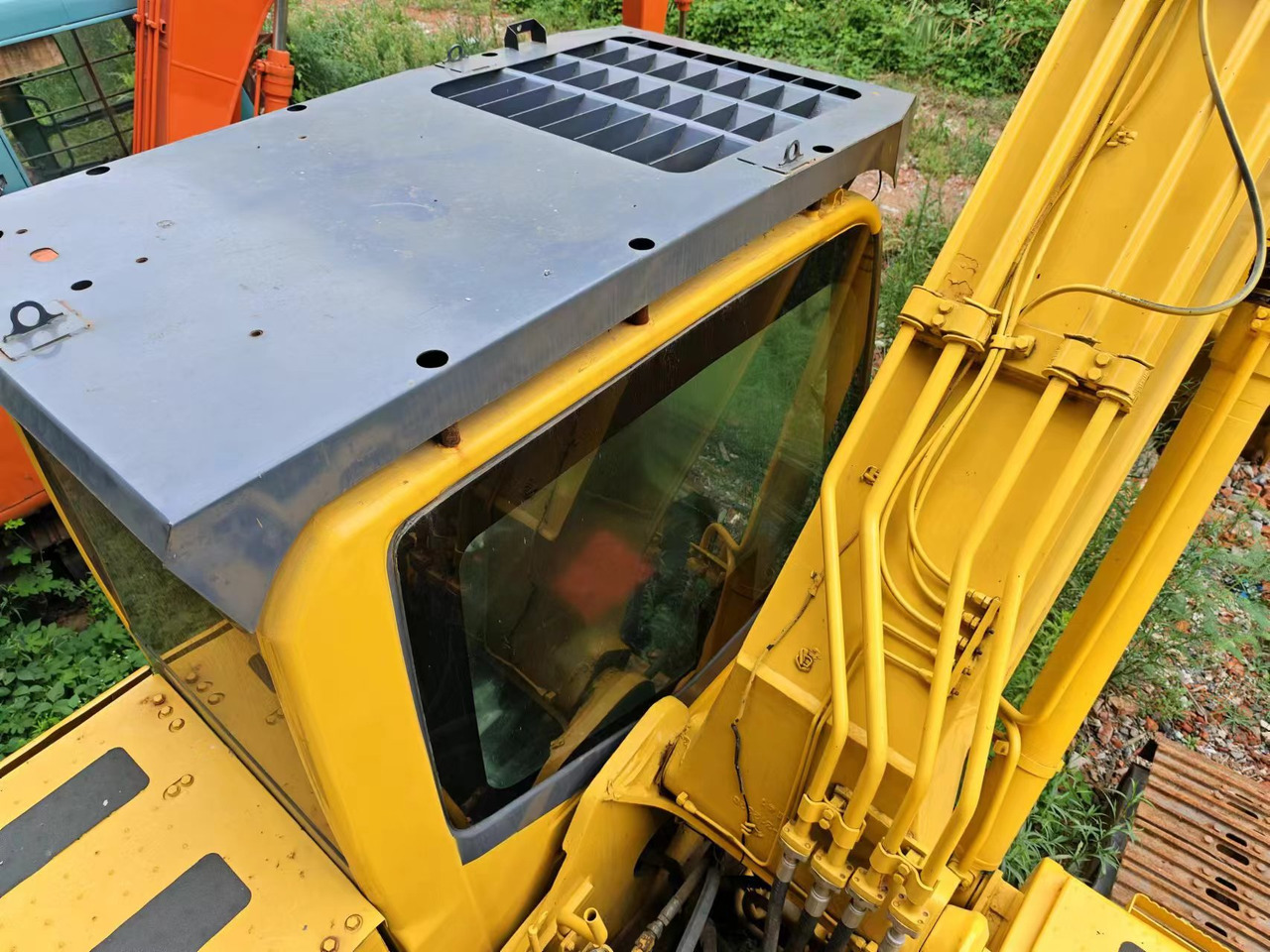 Kāpurķēžu ekskavators KOMATSU PC200-8: foto 6