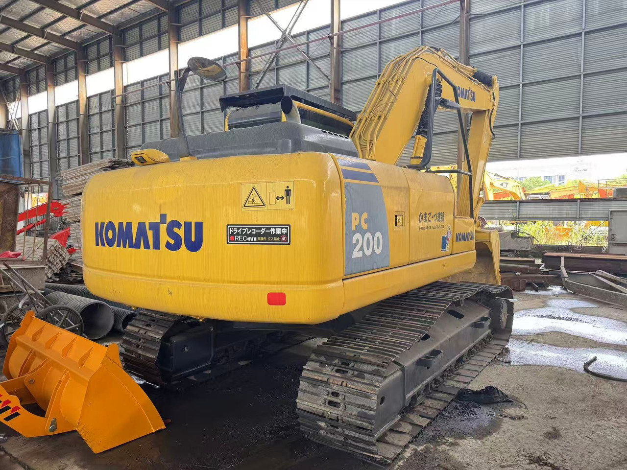 KOMATSU PC200-8 - Kāpurķēžu ekskavators: foto 2 KOMATSU PC200-8 - Kāpurķēžu ekskavators: foto 2