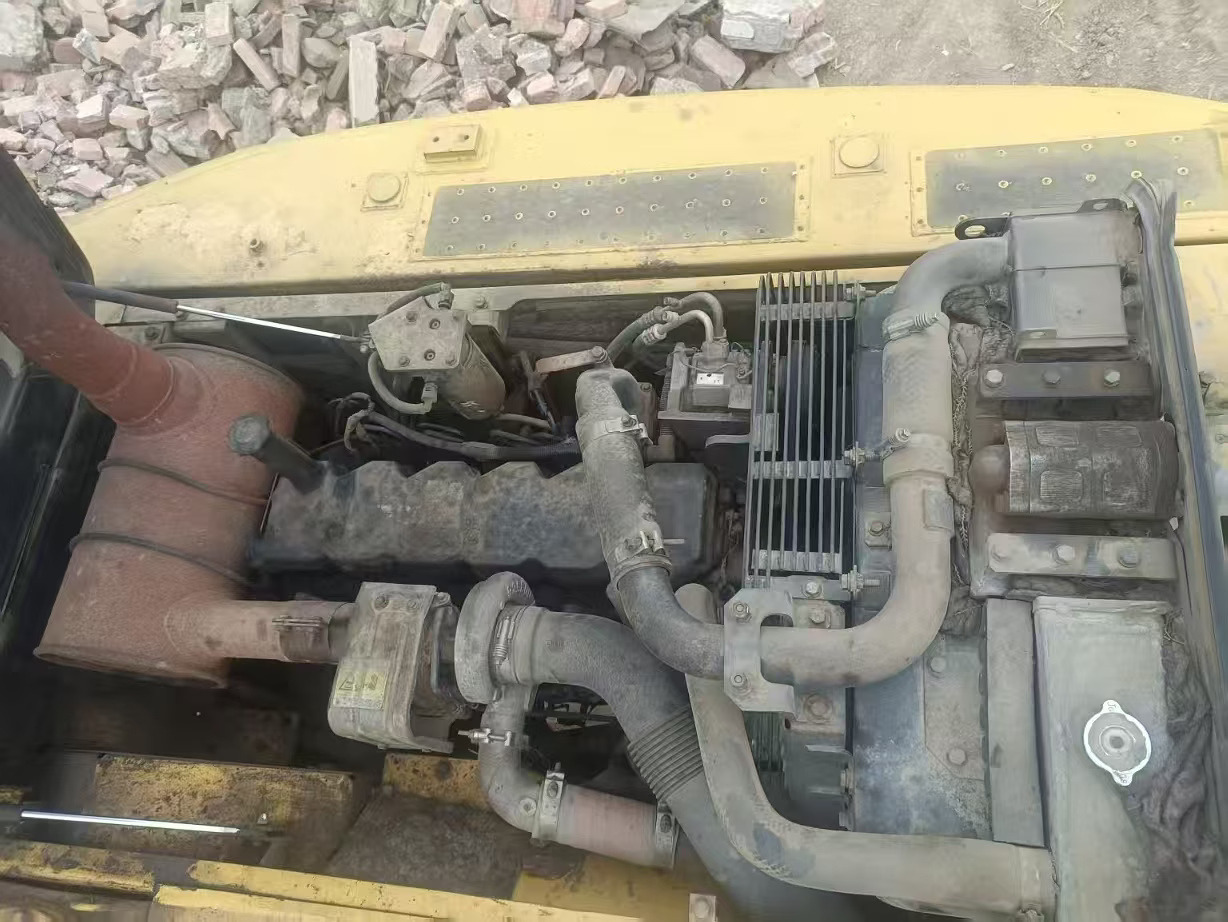 KOMATSU PC200-8N1 - Kāpurķēžu ekskavators: foto 5 KOMATSU PC200-8N1 - Kāpurķēžu ekskavators: foto 5