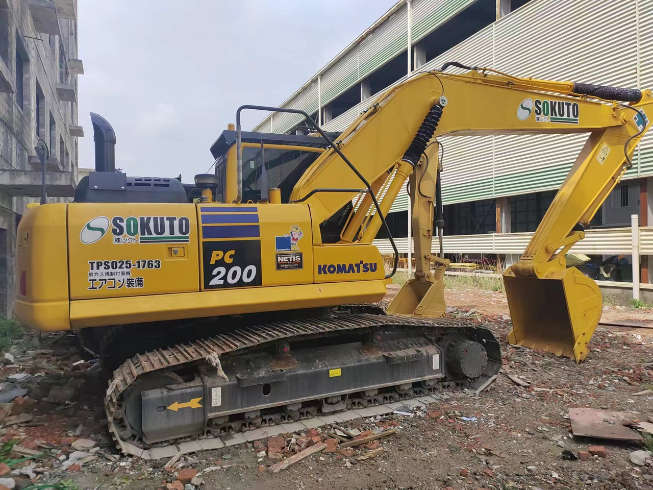 KOMATSU PC200-8N1 - Kāpurķēžu ekskavators: foto 1 KOMATSU PC200-8N1 - Kāpurķēžu ekskavators: foto 1