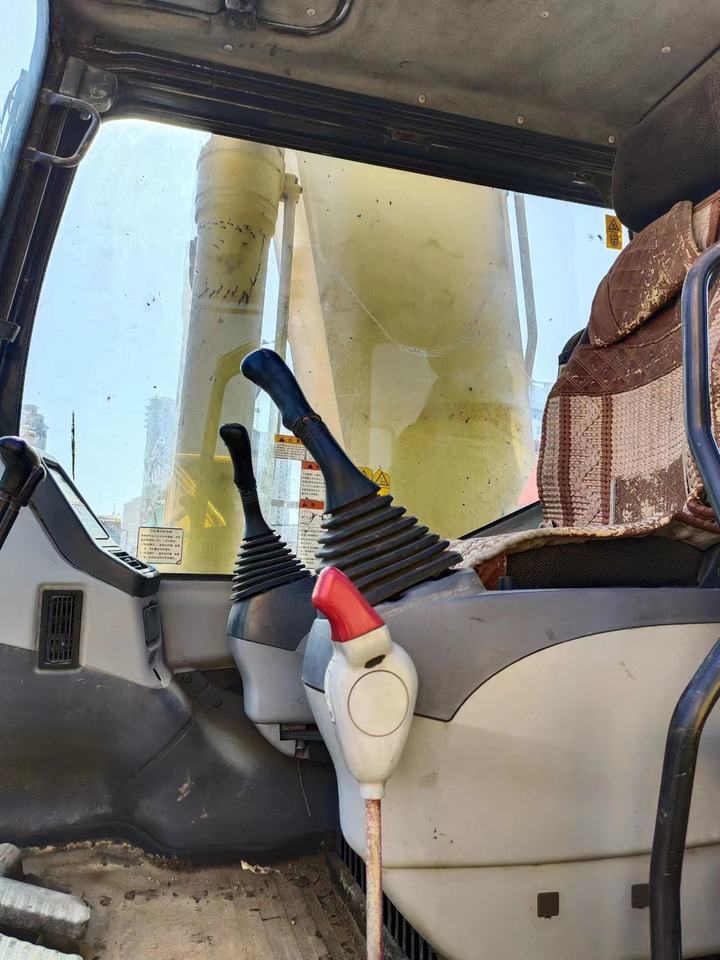 KOMATSU PC300-7 - Kāpurķēžu ekskavators: foto 5 KOMATSU PC300-7 - Kāpurķēžu ekskavators: foto 5