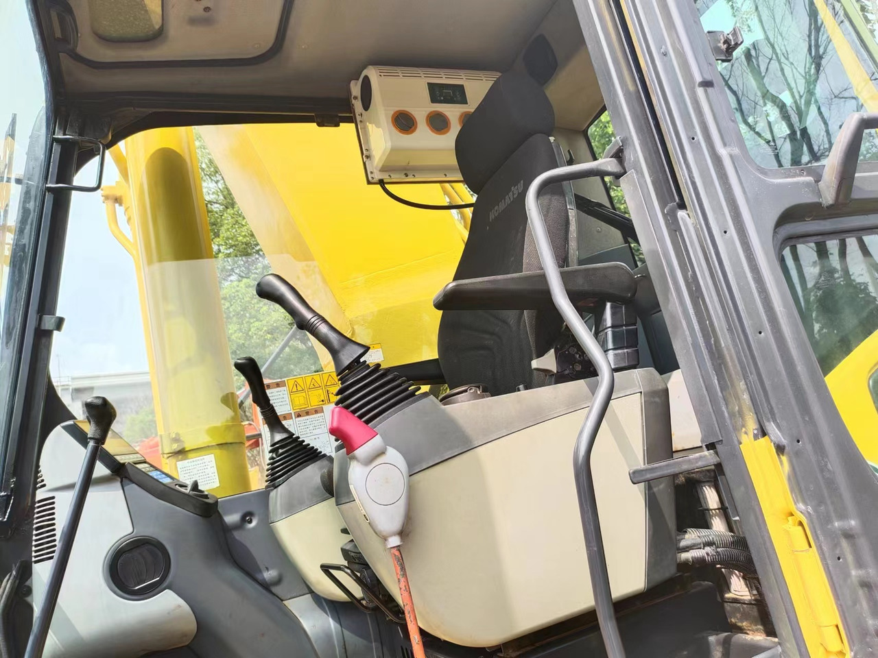 KOMATSU PC400-8 - Kāpurķēžu ekskavators: foto 4 KOMATSU PC400-8 - Kāpurķēžu ekskavators: foto 4