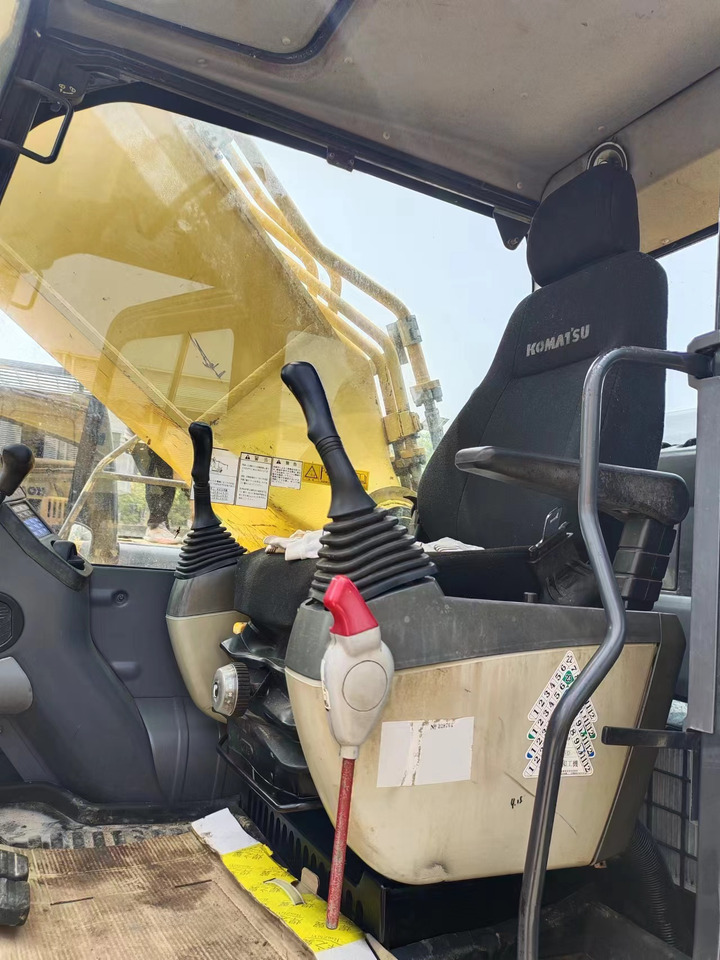 KOMATSU PC400-8 - Kāpurķēžu ekskavators: foto 5 KOMATSU PC400-8 - Kāpurķēžu ekskavators: foto 5