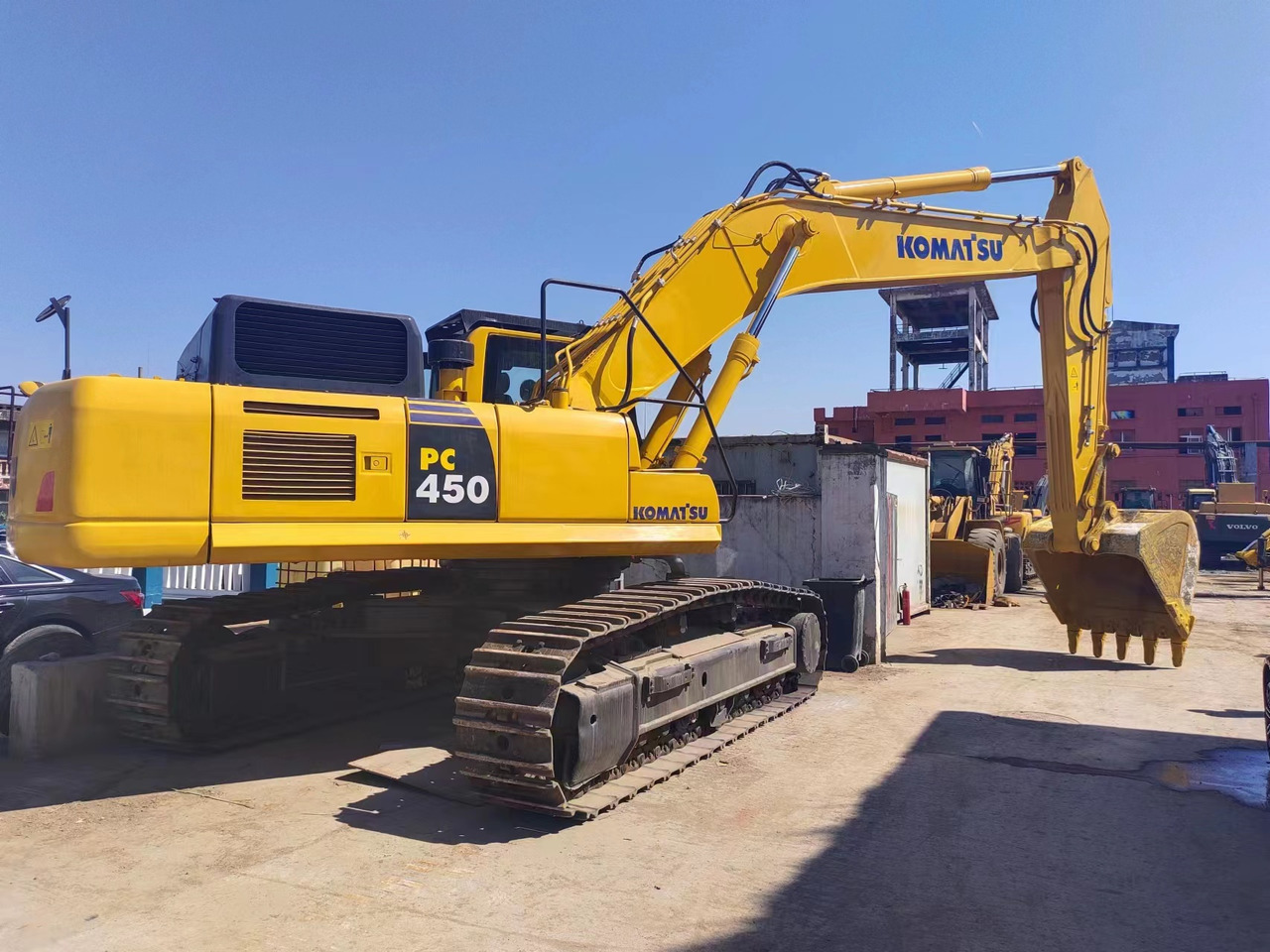 KOMATSU PC450-8 - Kāpurķēžu ekskavators: foto 1 KOMATSU PC450-8 - Kāpurķēžu ekskavators: foto 1