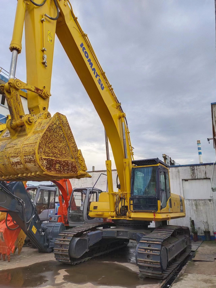 KOMATSU PC450-8 - Kāpurķēžu ekskavators: foto 2 KOMATSU PC450-8 - Kāpurķēžu ekskavators: foto 2