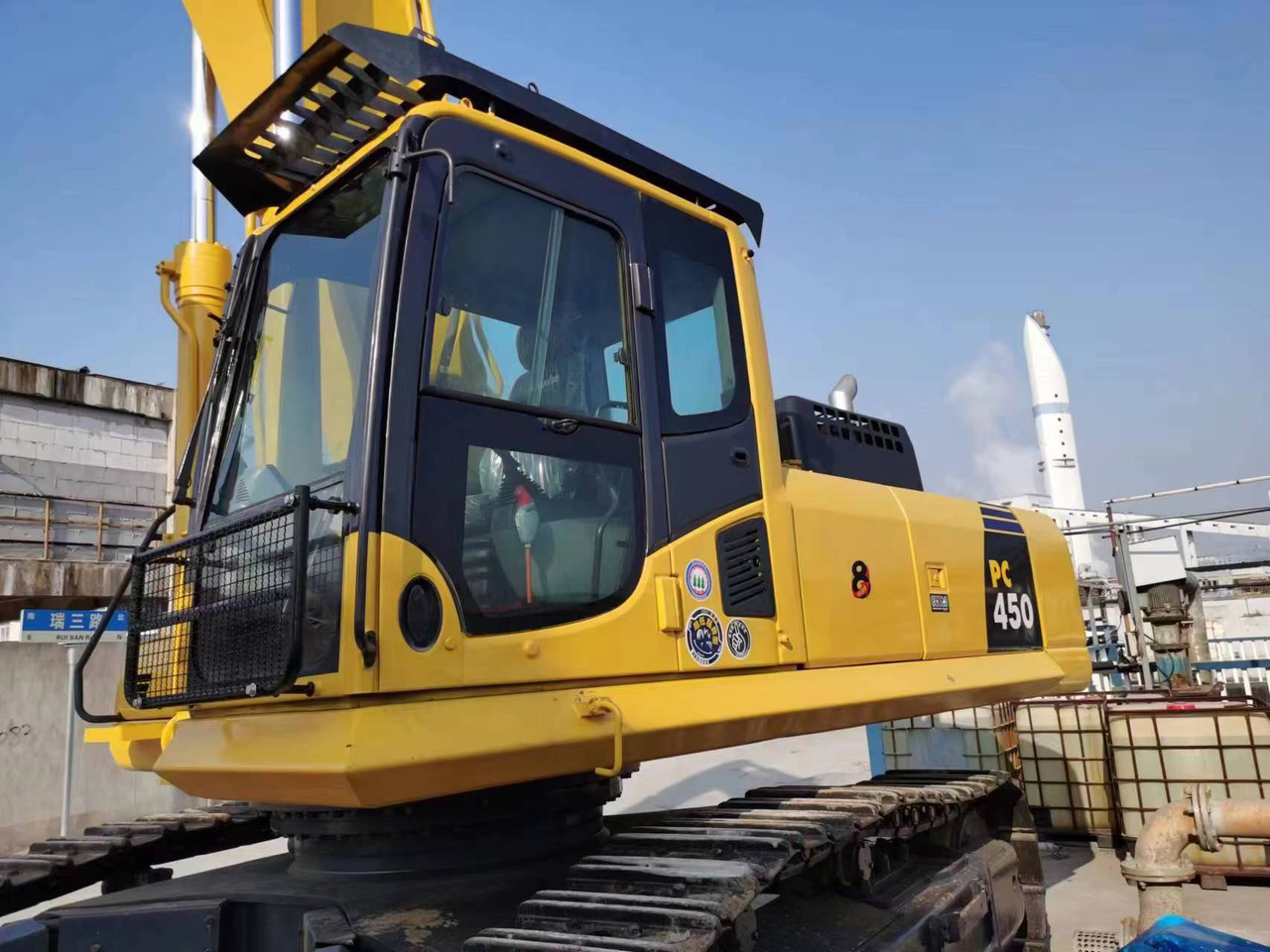 KOMATSU PC450-8 - Kāpurķēžu ekskavators: foto 2 KOMATSU PC450-8 - Kāpurķēžu ekskavators: foto 2