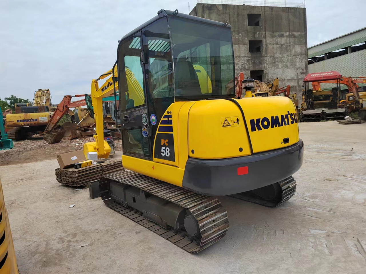 KOMATSU PC58 PC55 PC60 - Mini-ekskavators: foto 3 KOMATSU PC58 PC55 PC60 - Mini-ekskavators: foto 3