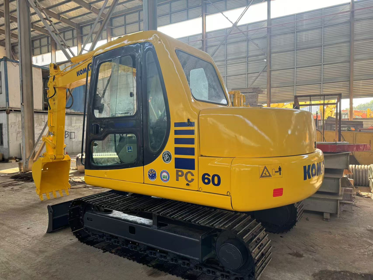 KOMATSU PC60-7 PC60 - Mini-ekskavators: foto 2 KOMATSU PC60-7 PC60 - Mini-ekskavators: foto 2