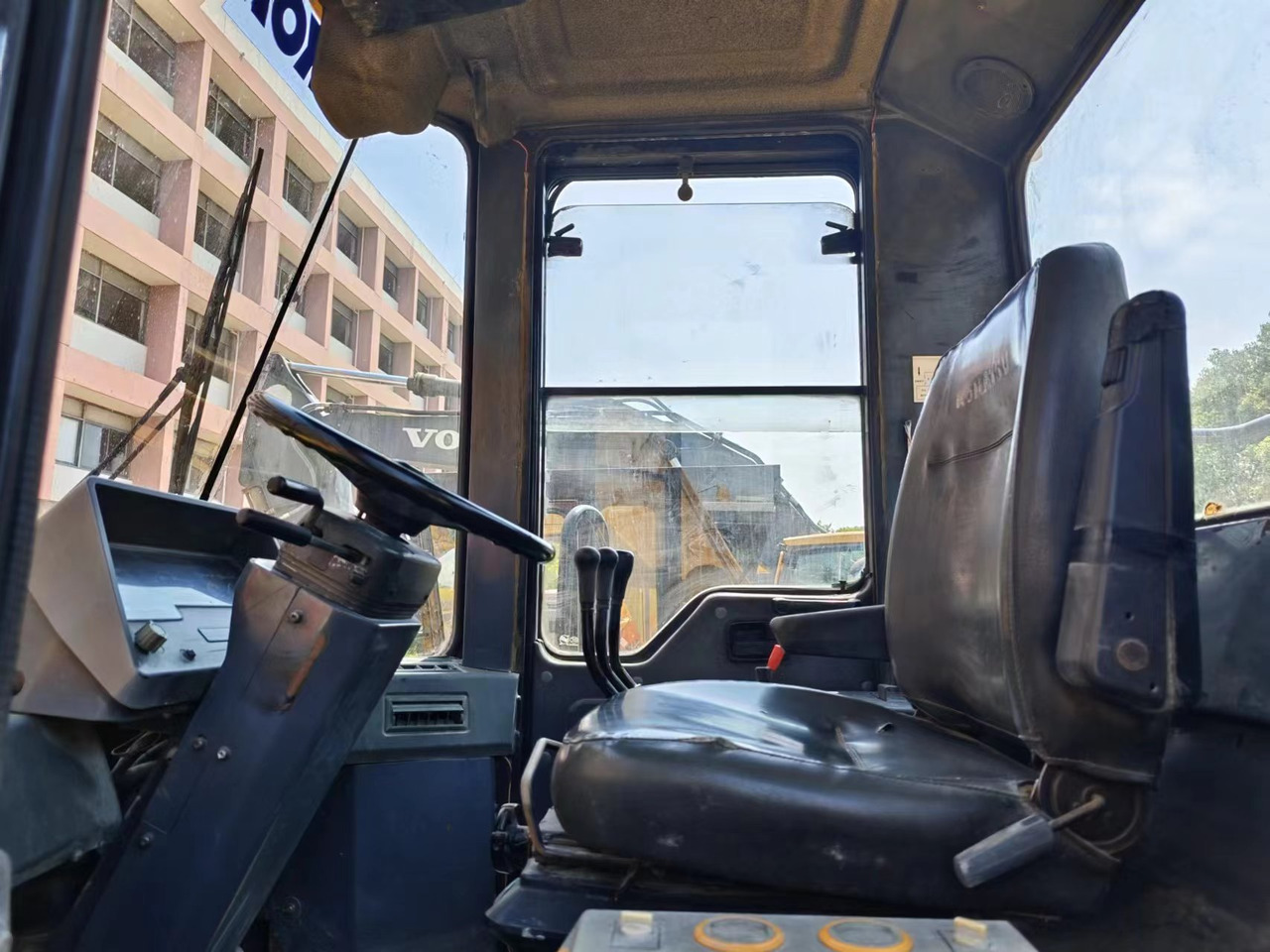 KOMATSU WA470-3 - Riteņu iekrāvējs: foto 5 KOMATSU WA470-3 - Riteņu iekrāvējs: foto 5